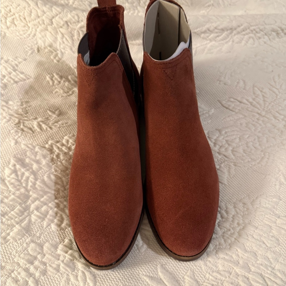 Toms Women's Ella Suede Chelsea Ankle Boots in Rust or Brown